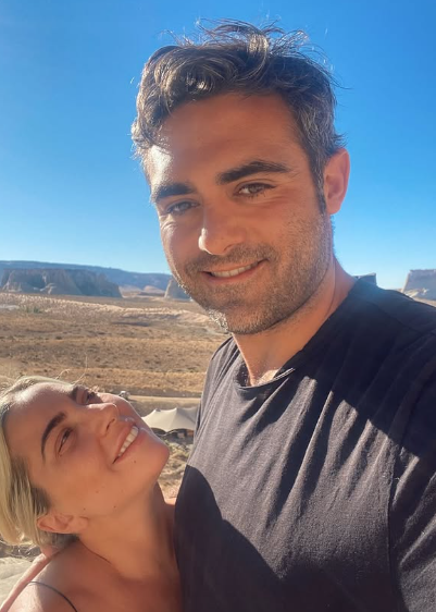 lady-gaga-posta-foto-rara-ao-lado-do-noivo-e-se-declara:-“amor-da-minha-vida”