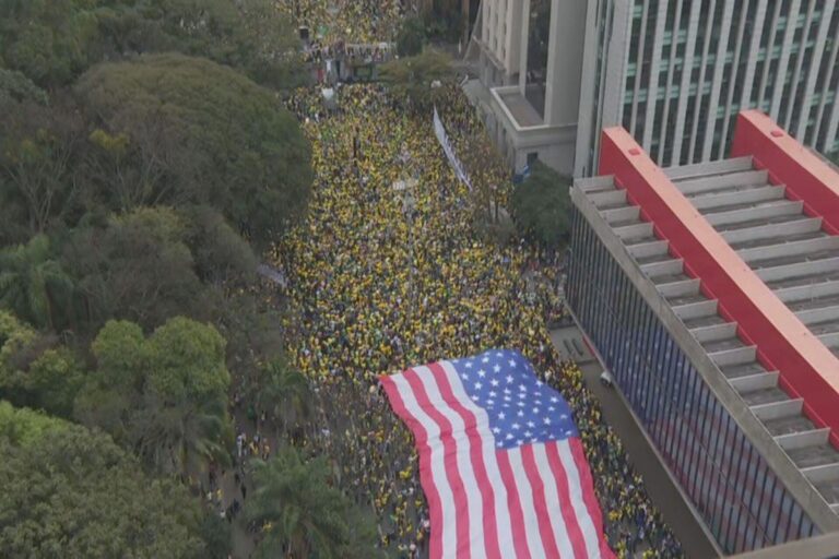 imprensa-internacional-destaca-bandeira-dos-eua-em-atos-bolsonaristas