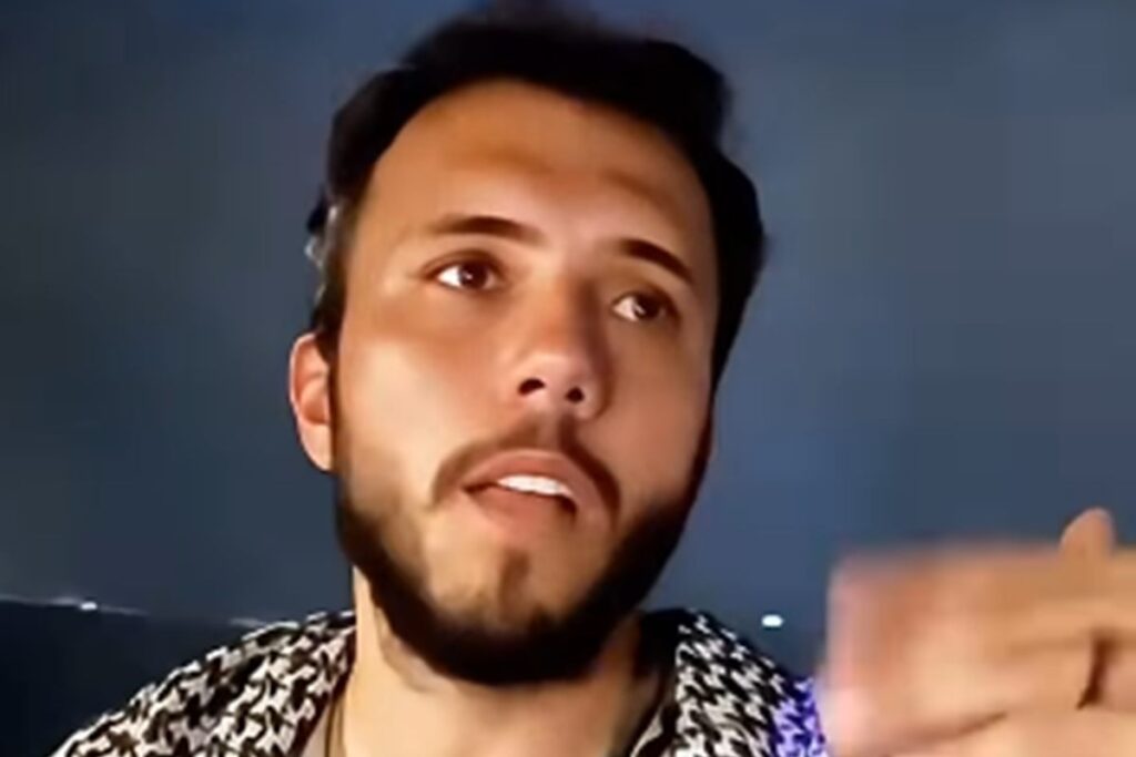 ativista-do-df-grava-video-apos-drone-atacar-barco-a-caminho-de-gaza