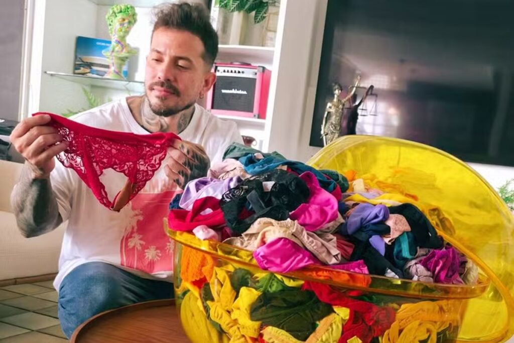 influenciador-choca-a-web-ao-revelar-colecao-com-mais-de-200-calcinhas