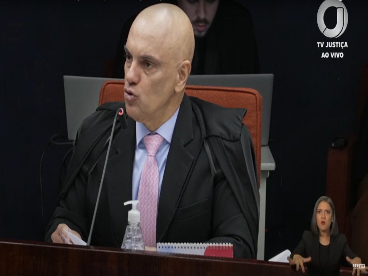 Moraes classifica reunião de Bolsonaro com embaixadores como “entreguismo nacional”