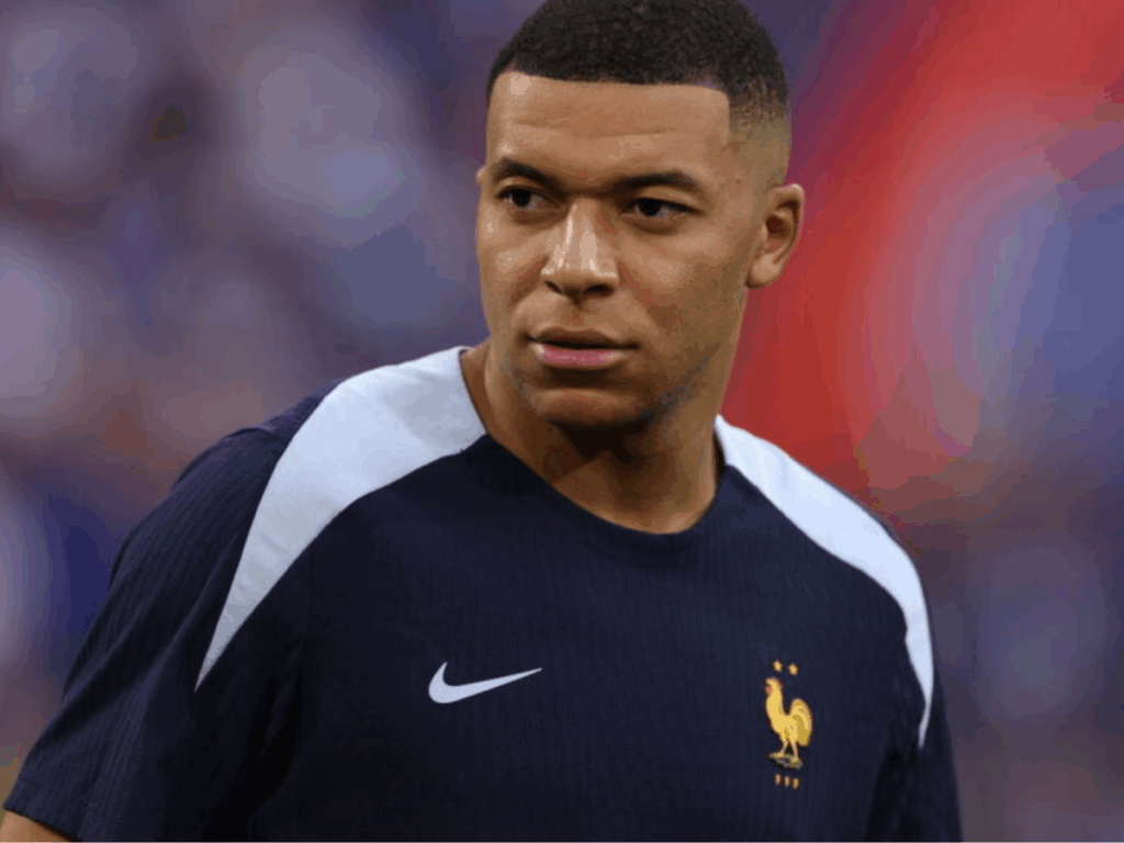 aos-26-anos,-mbappe-chega-aos-51-gols-em-selecao-e-supera-cristiano-ronaldo-e-messi