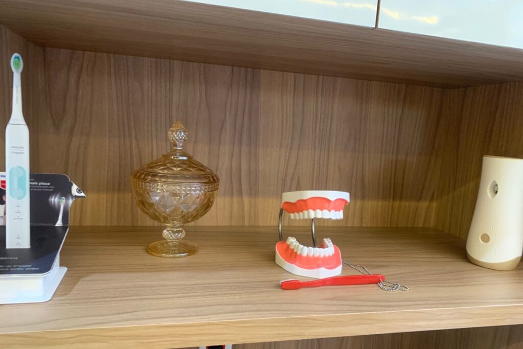 falso-dentista-que-atuava-sem-diploma-desde-2012-e-preso-pela-pcdf