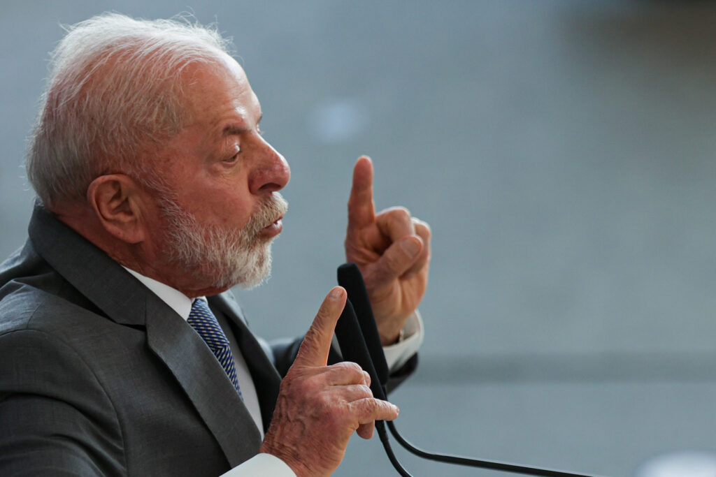 “do-nosso-quintal,-cuidamos-nos”,-diz-lula-em-dia-de-ameaca-dos-eua