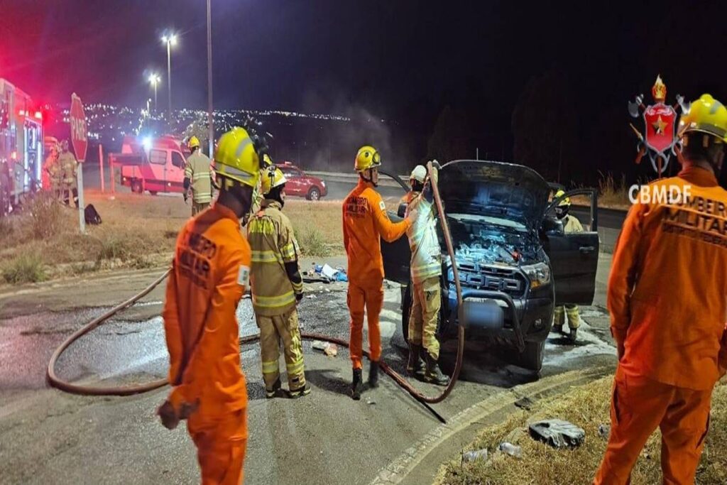 carro-pega-fogo-na-br-020-e-bombeiros-sao-acionados-na-madrugada