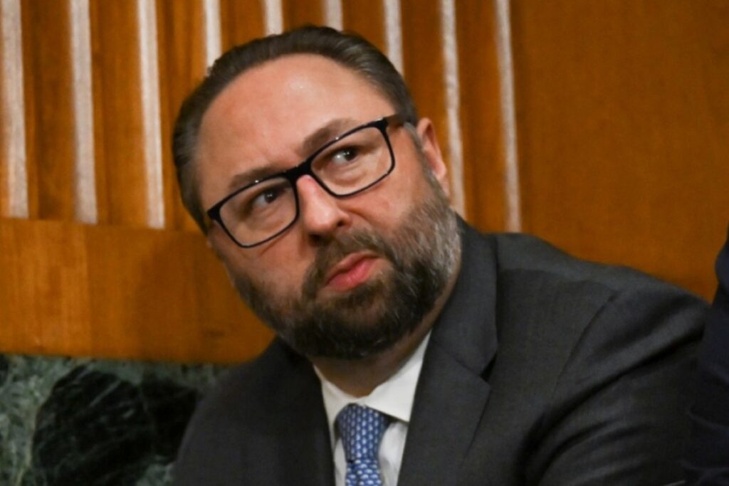 conselheiro-de-trump-elogia-voto-de-fux-e-defende-bolsonaro