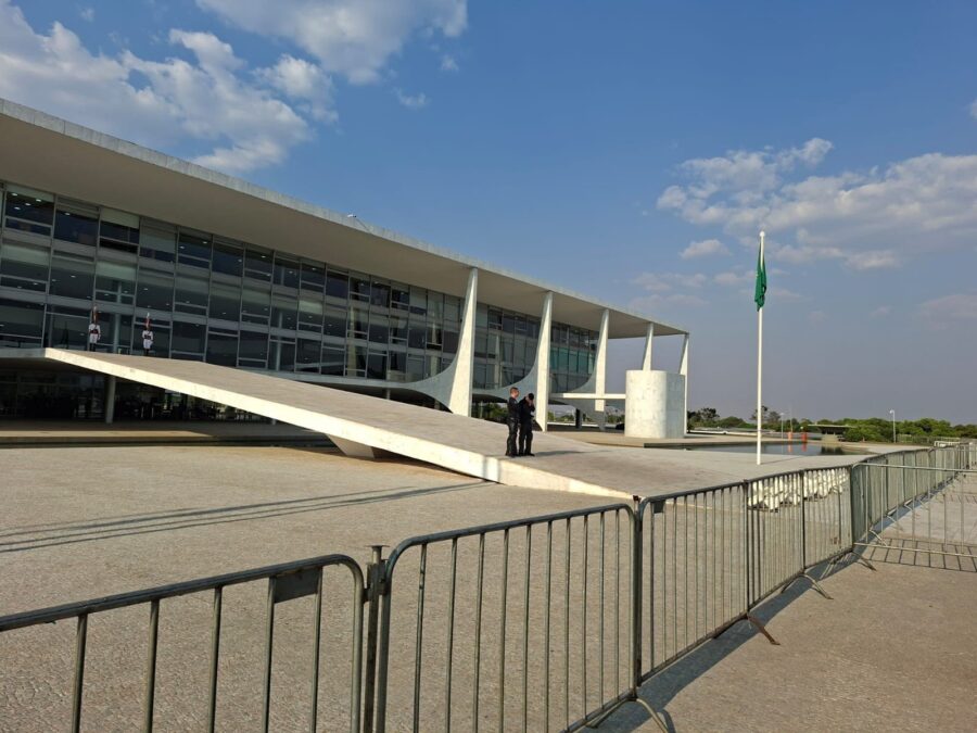 Homem é detido após tentar invadir Palácio do Planalto