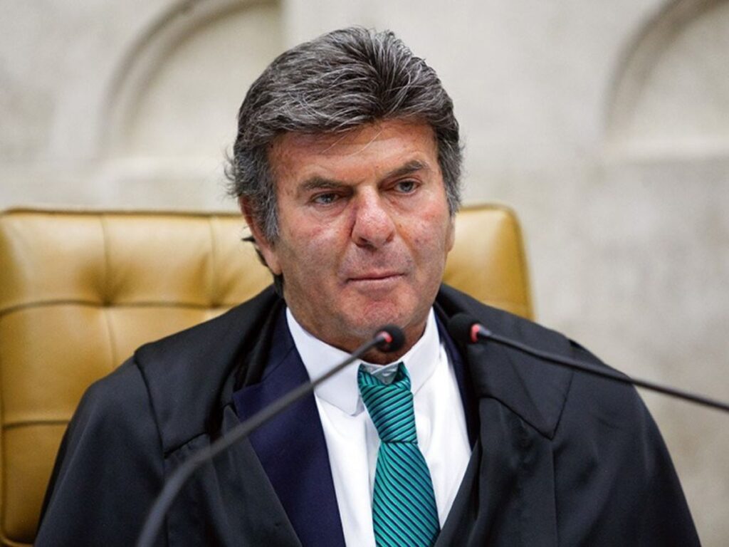 atos-golpistas:-fux-absolve-bolsonaro-de-todos-os-crimes-listados-pela-pgr