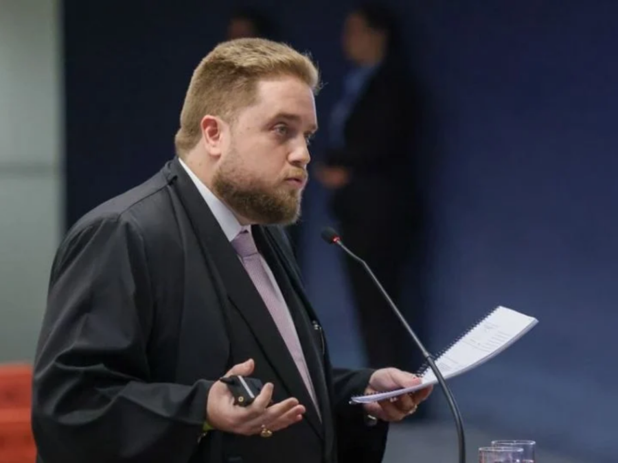 Advogado de Heleno volta a ironizar demora em julgamento de Bolsonaro: “Gostaria de jantar”
