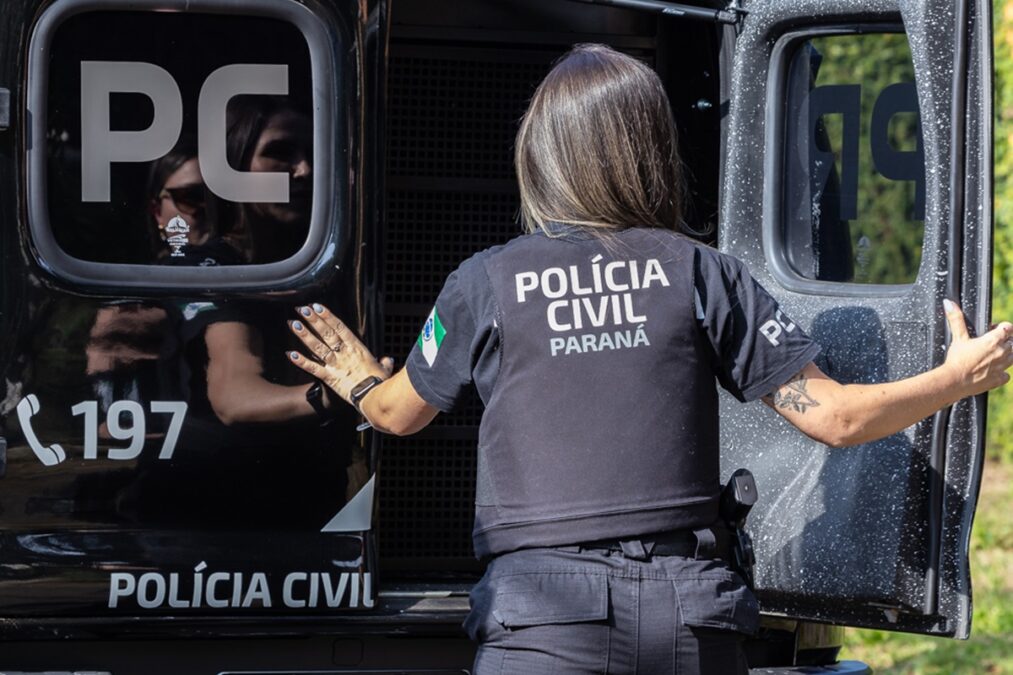 Suruba no ônibus: polícia vai rastrear todos que compartilharam vídeo