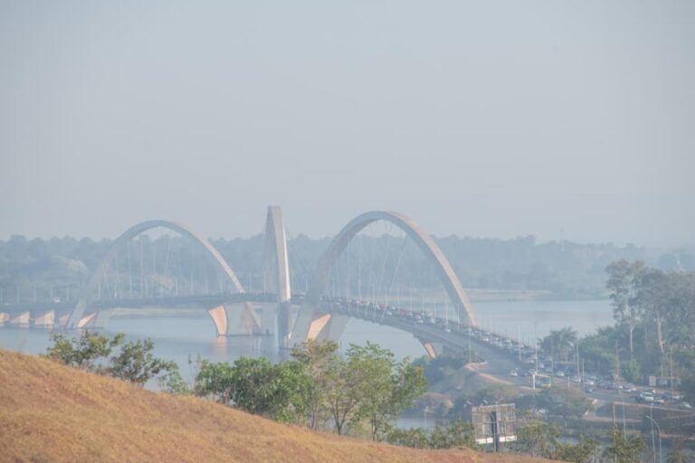 neblina-toma-conta-do-ceu-de-brasilia-nesta-quinta-feira;-veja-imagens