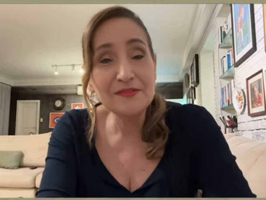 Sonia Abrão recebe homenagem e promete festa especial para 20 anos de carreira
