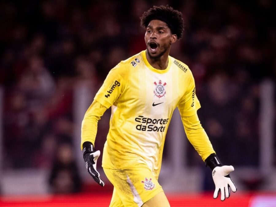 Hugo Souza ultrapassa Dida em pênaltis defendidos pelo Corinthians
