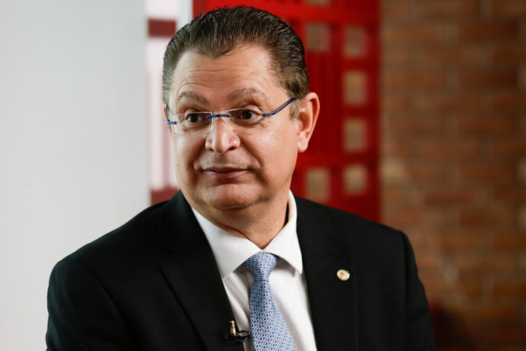 sostenes-chama-moraes-de-“endemoniado”-em-vigilia-por-bolsonaro