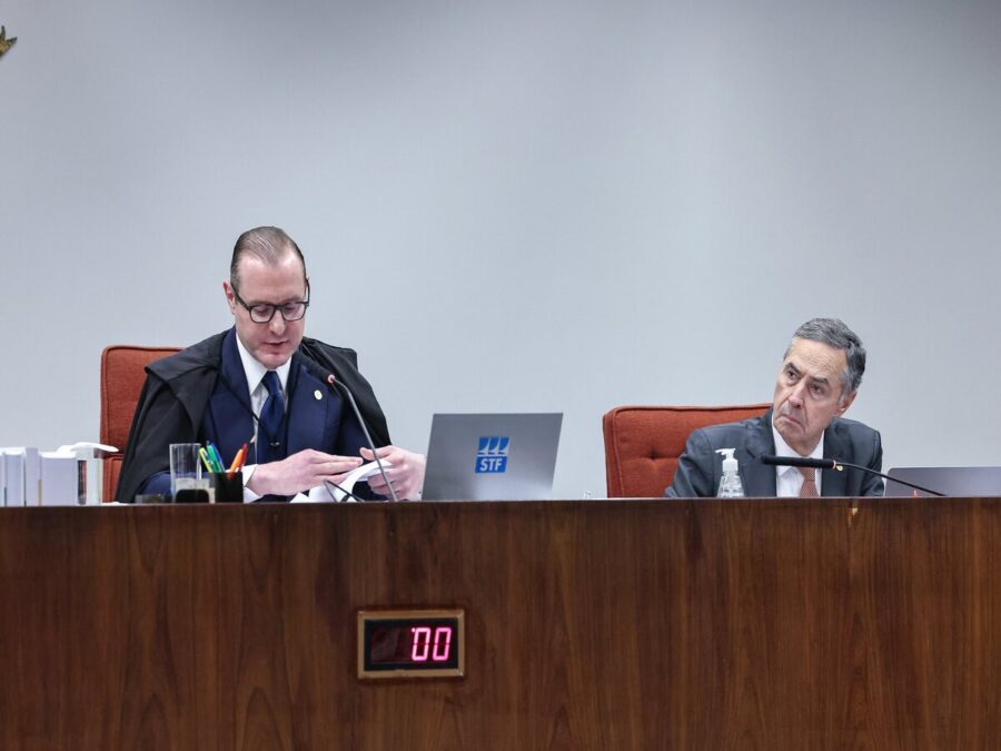 Barroso diz que julgamento de Bolsonaro acaba com “atraso na história” do país