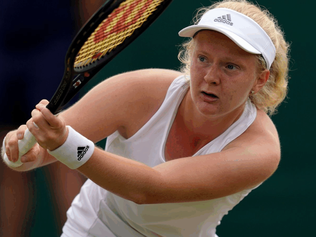 com-4-dedos-em-cada-mao,-britanica-do-aberto-de-sp-transforma-condicao-genetica-em-desempenho