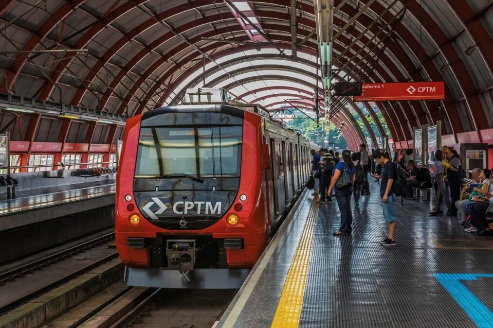Com falha, Linha 12-Safira tem velocidade reduzida e trens lotados