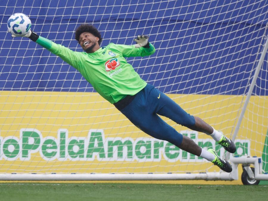 Seleção Brasileira pode ter Hugo Souza como goleiro de pênaltis na Copa do Mundo. Entenda!