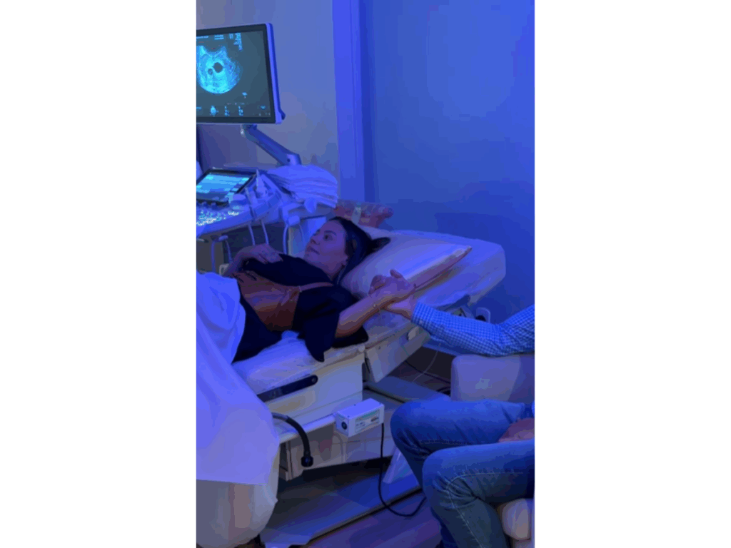 gravida-de-gemeos,-influenciadora-relata-complicacao-e-medico-esclarece-riscos.-entenda!