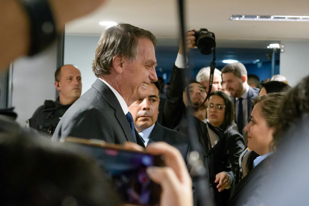 bolsonaro,-moraes-e-a-tatica-de-criar-um-vilao