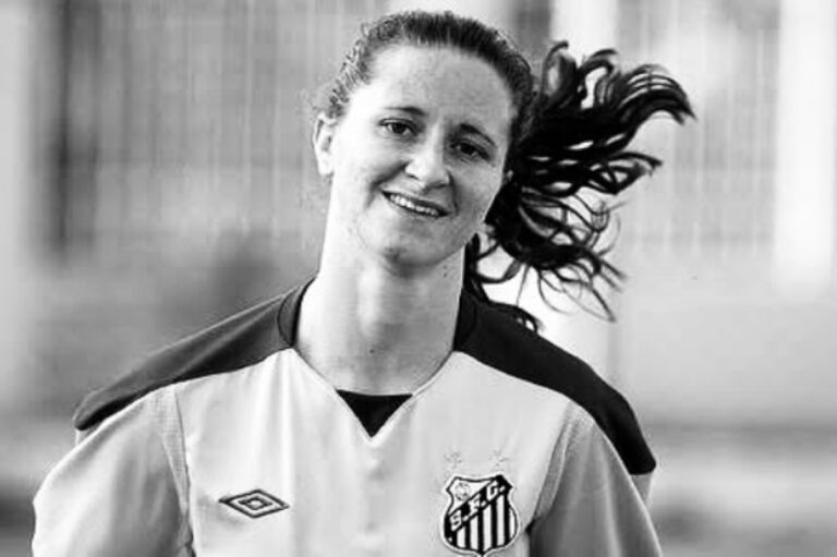 ex-atacante-do-santos-morre-aos-43-anos-vitima-de-cancer-no-utero