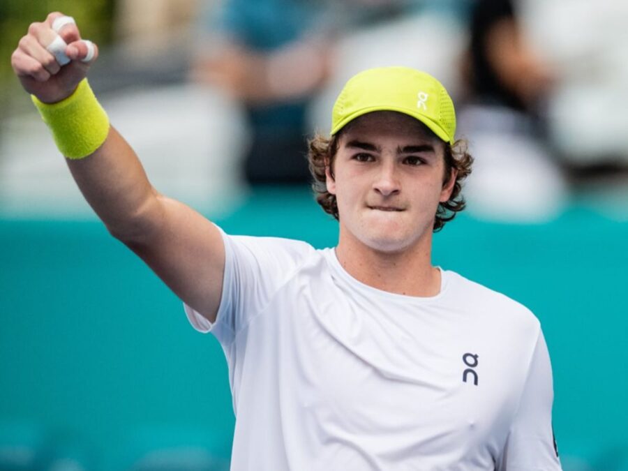 Triunfal! João Fonseca vence ex-número 3 mundial e garante Brasil na Copa Davis