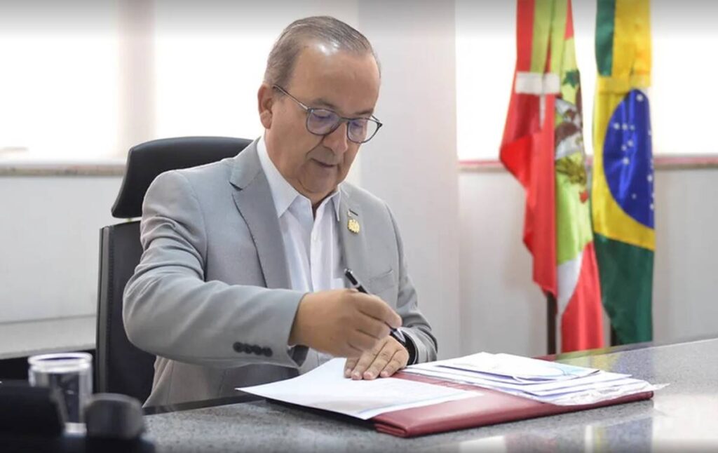 criminosos-ameacaram-matar-governador-com-“faca-afiada-e-enferrujada”