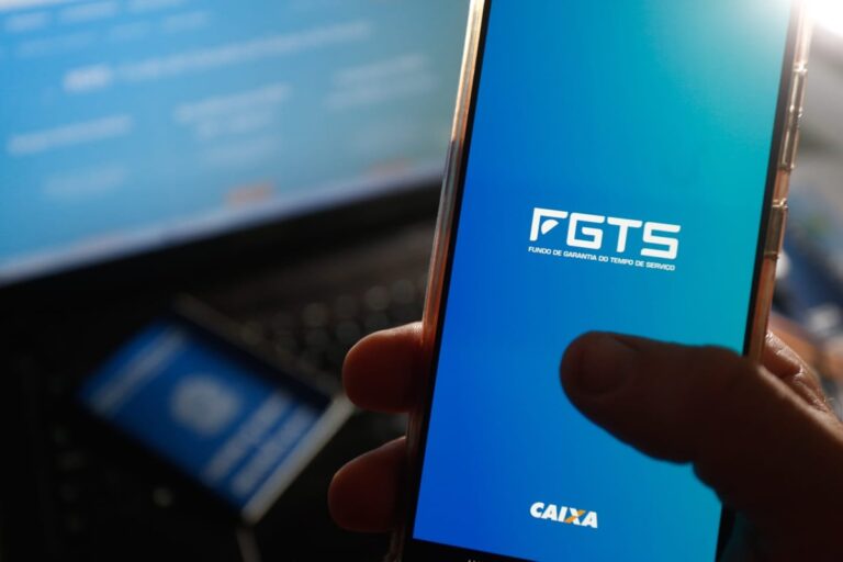 fgts:-80-mil-empregadores-sao-notificados-para-regularizar-domesticos