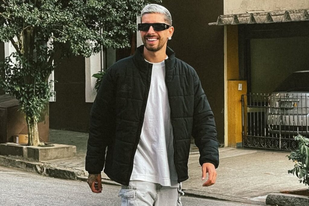 conheca-tulinho,-filho-de-ex-botafogo-e-namorado-de-flavia-saraiva