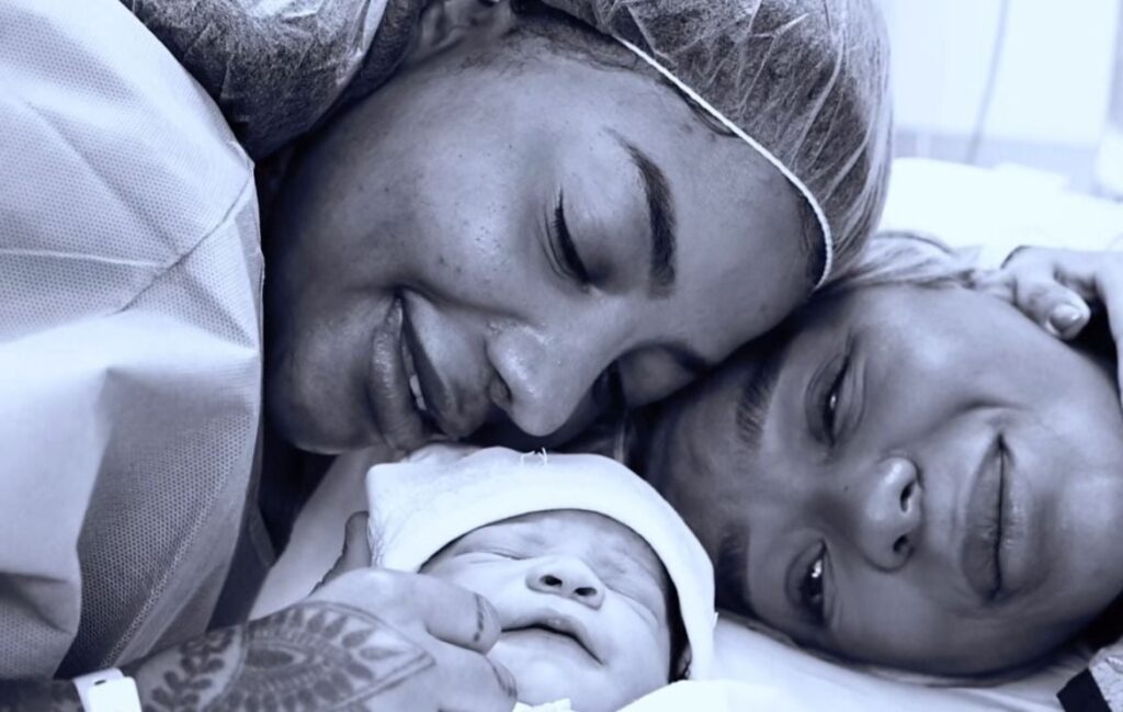 no-the-town,-ludmilla-rebate-questionamentos-sobre-paternidade-da-filha:-“e-precisa-de-pai?”