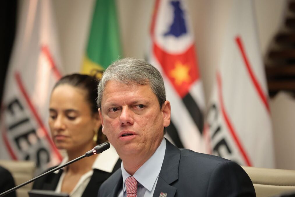 Tarcísio cancela ida a Brasília nesta segunda-feira