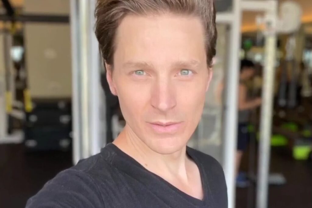 ator-de-familia-soprano-atira-no-rosto-de-mulher-em-briga-de-transito