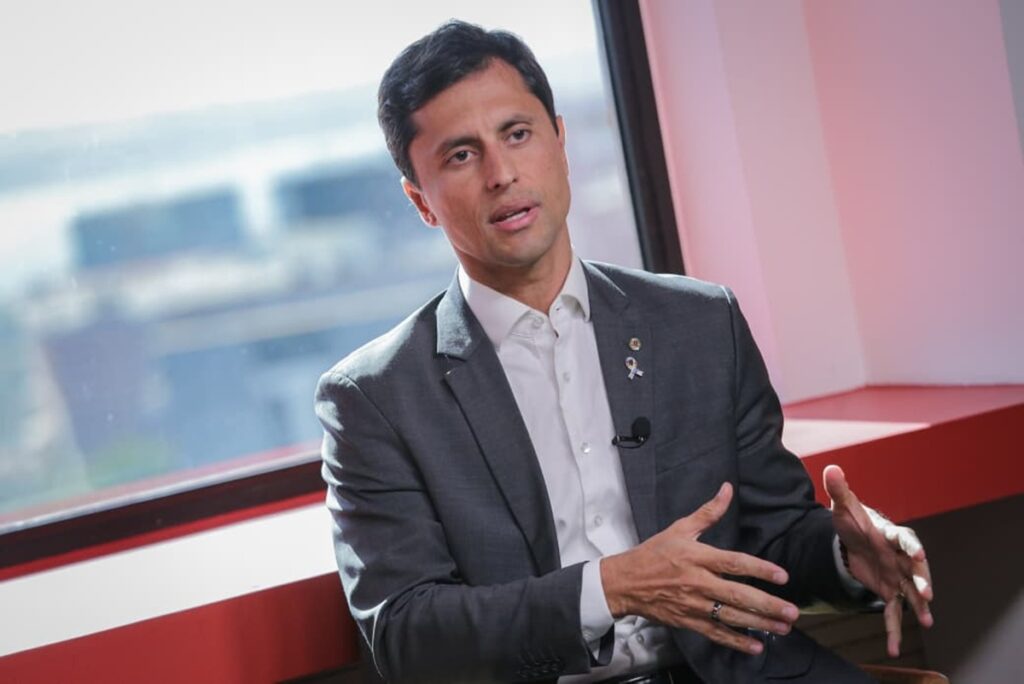 cpmi:-vice-critica-falta-e-convoca-mulher-e-filho-do-careca-do-inss