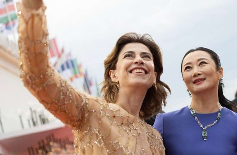 fernanda-torres-chega-aos-60-anos-e-compartilha-video-simbolico-na-data-especial