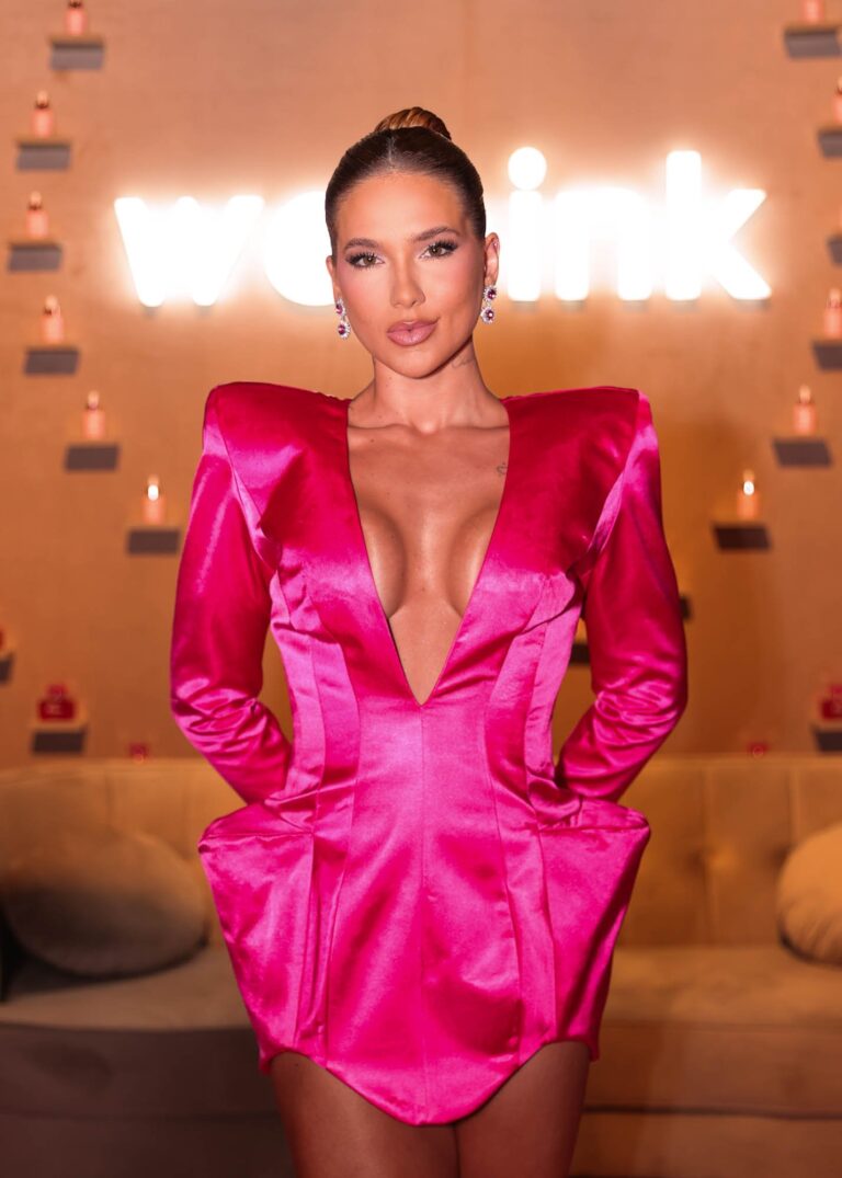 4-anos-de-wepink:-virginia-brilha-com-look-rosa-na-celebracao-da-empresa