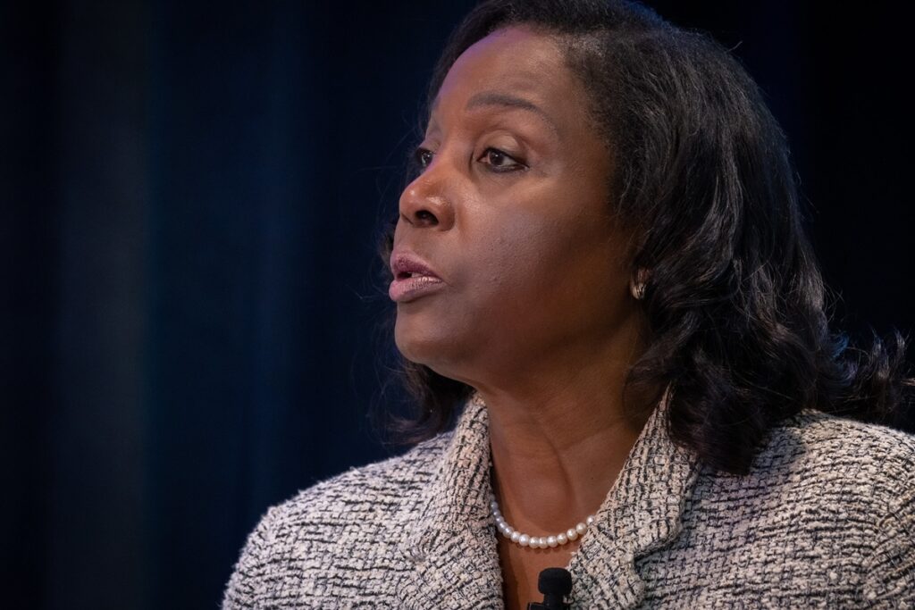 justica-dos-eua-barra-pedido-de-trump-para-demitir-diretora-do-fed