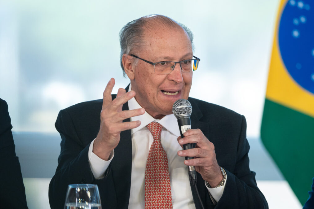 Alckmin fala em déficit zero e alfineta Paulo Guedes: “Chicago Boy”
