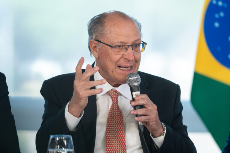 alckmin-fala-em-deficit-zero-e-alfineta-paulo-guedes:-“chicago-boy”