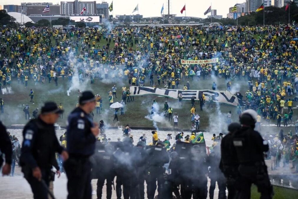 Quaest: 41% são contra anistia; 36% a favor, inclusive a Bolsonaro