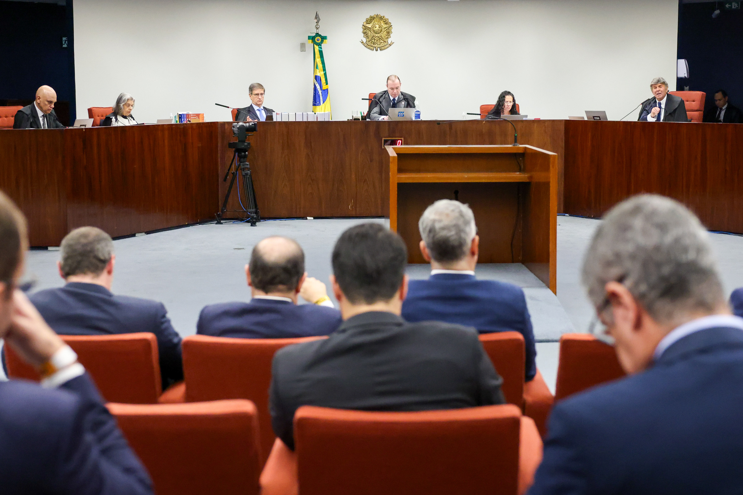STF avança e deve marcar julgamento de novos réus da trama golpista