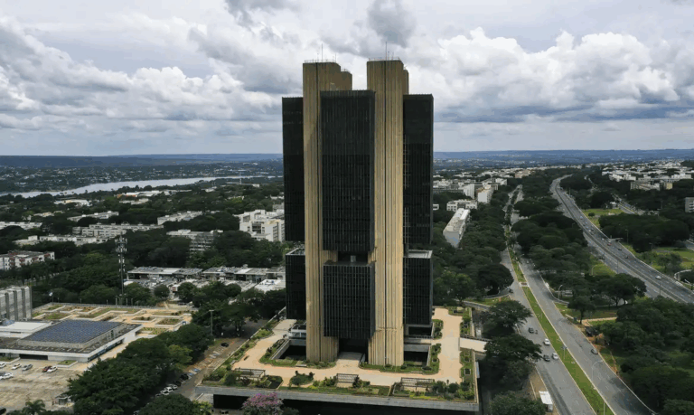 banco-central-mantem-taxa-basica-de-juros-em-15%-ao-ano