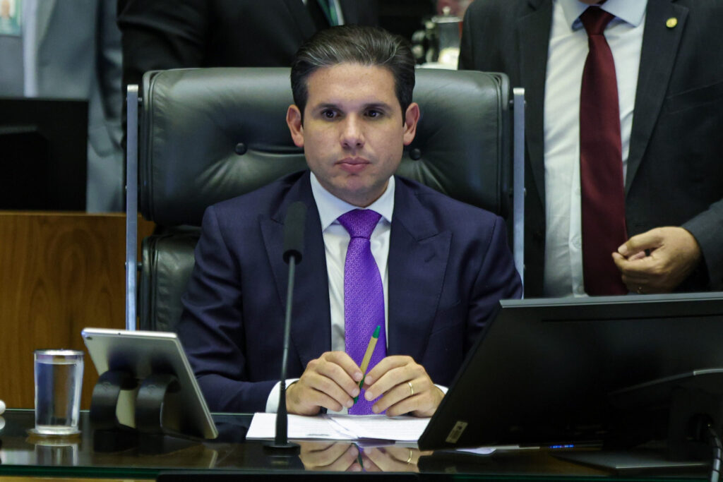 camara-votara-urgencia-do-pl-da-anistia-nesta-quarta,-anuncia-motta