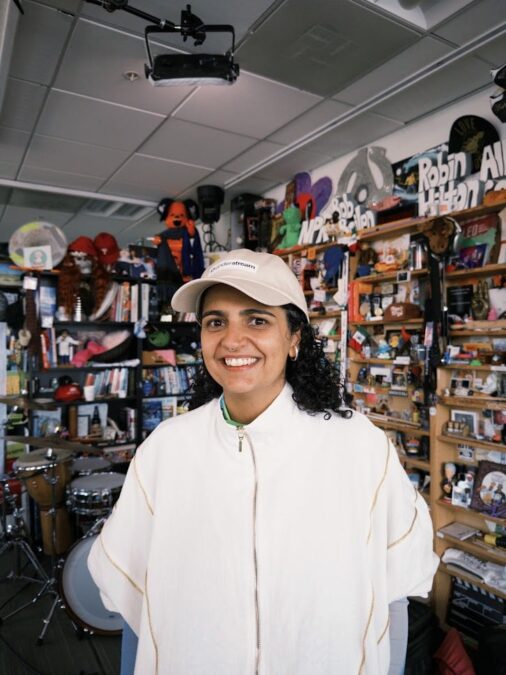Cantora Luiza Brina participa do prestigiado “Tiny Desk Concert” americano