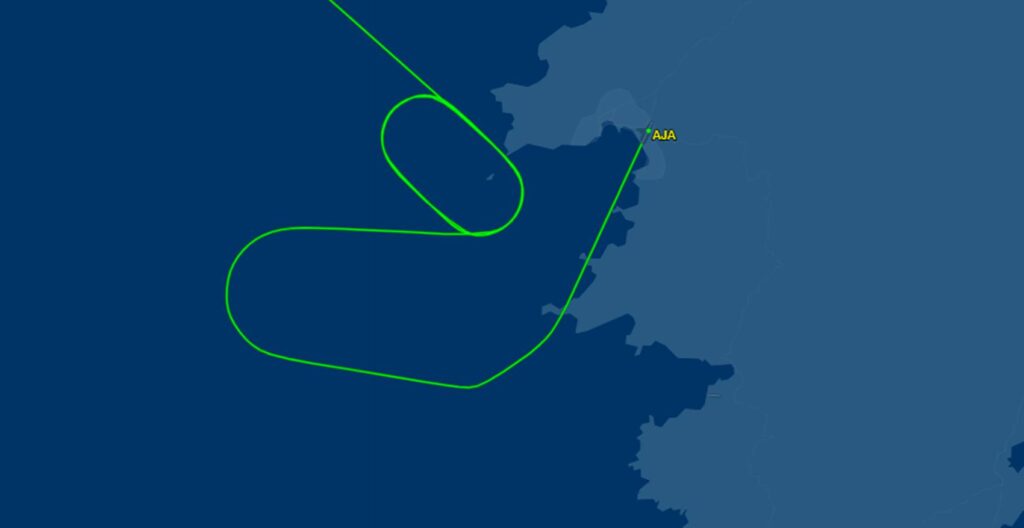 controlador-de-torre-cochila-e-aviao-da-voltas-no-ceu-por-18-minutos