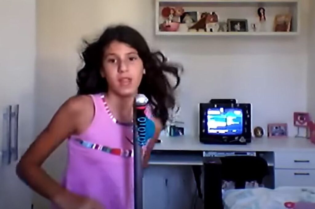 “meu-nome-e-julia”:-saiba-como-esta-a-menina-famosa-pelo-meme