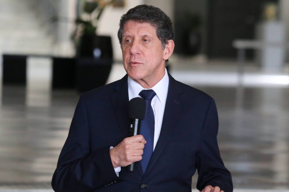 Resistência Antimicrobiana: Educa Talks debate riscos e prevenções