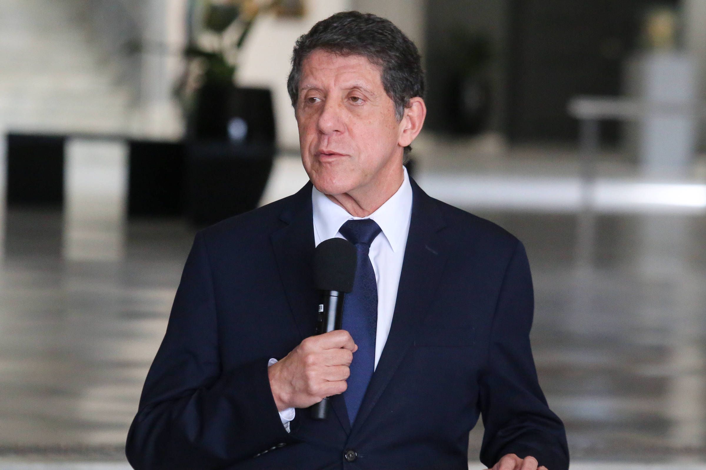 Resistência Antimicrobiana: Educa Talks debate riscos e prevenções