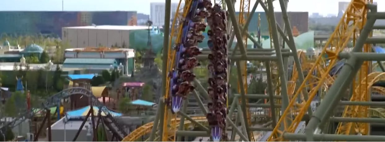 Homem morre após passeio em montanha-russa de parque da Universal Studios