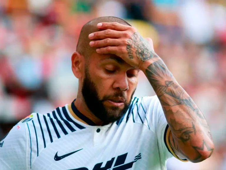 daniel-alves-perde-processo-contra-time-mexicano-e-tera-que-pagar-indenizacao