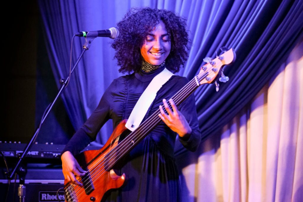 o-que-esperanza-spalding-deve-tocar-no-festival-estilo-brasil?